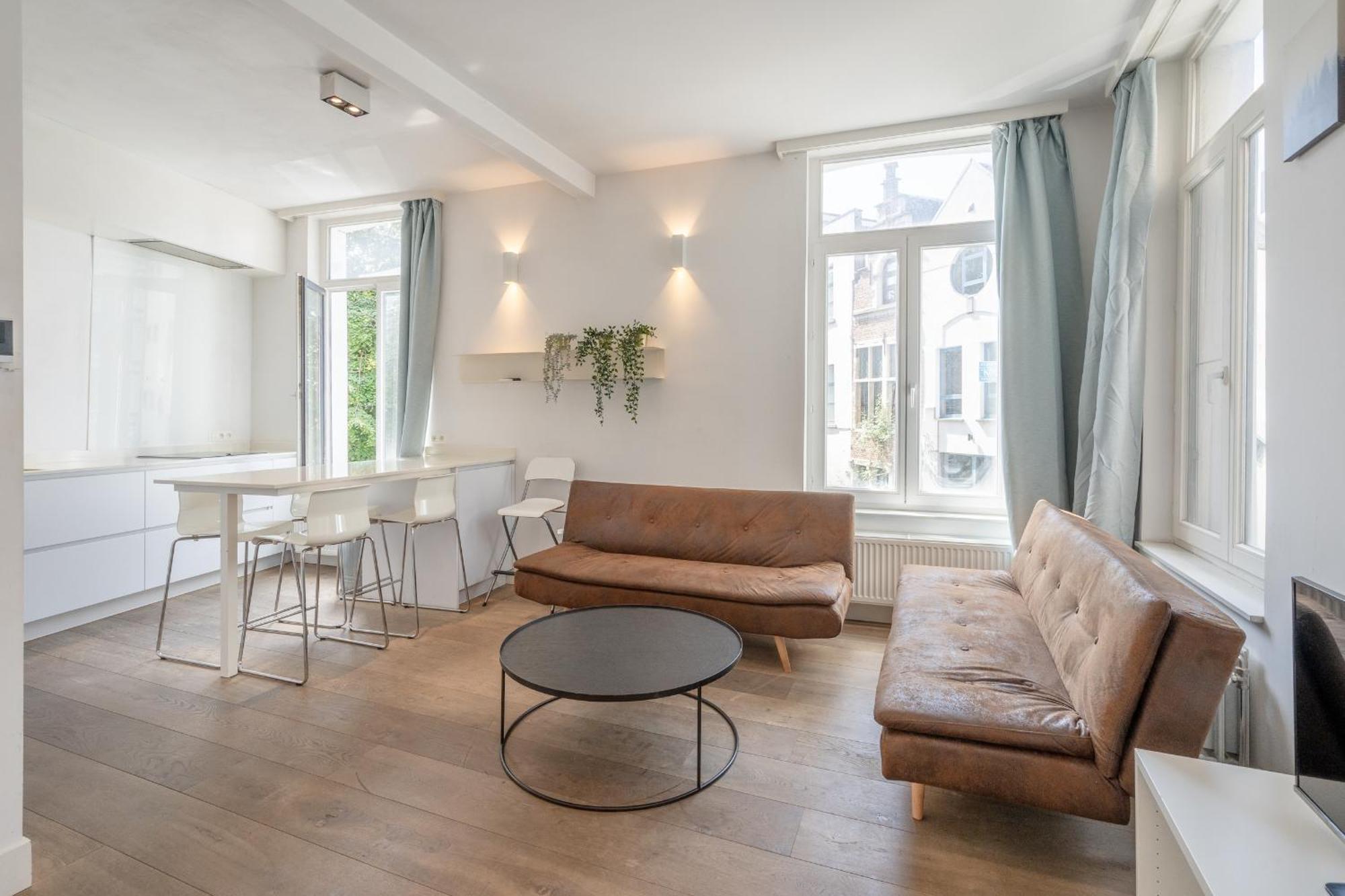 Light Modern Apartment In The Heart Of Antuérpia Exterior foto